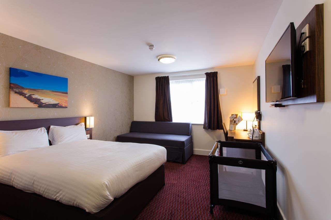 Sessile Oak, By Marston's 3* Llanelli